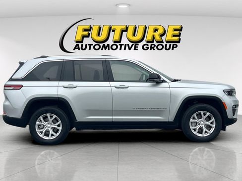Used 2024 Jeep Grand Cherokee Limited image 3