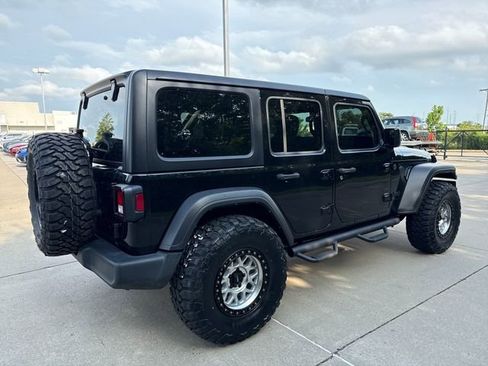 Used 2024 Jeep Wrangler Sport S image 5