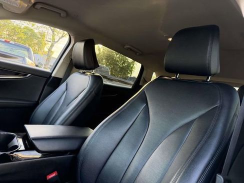 Certified 2022 Lincoln Nautilus AWD w/ Premium Package image 10