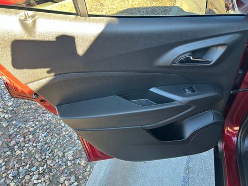 Used 2024 Chevrolet Trax ACTIV w/ Driver Confidence Package image 18