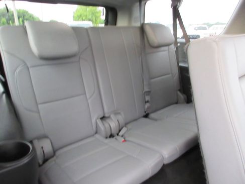 Used 2018 Chevrolet Suburban LT RWD image 26