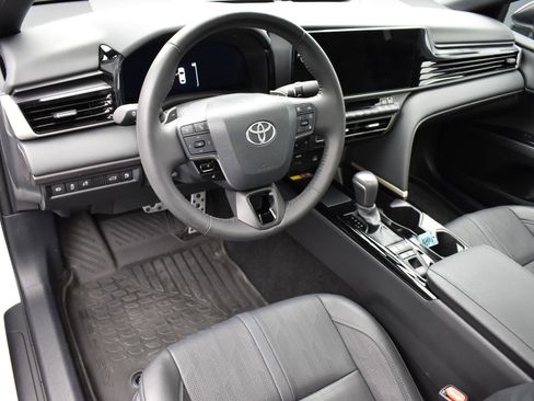 Used 2025 Toyota Camry XSE image 21