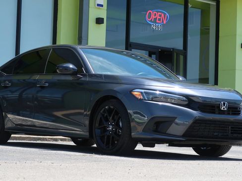 Used 2024 Honda Civic Sport image 6