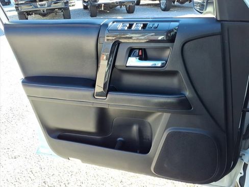 Used 2019 Toyota 4Runner TRD Off-Road Premium image 32