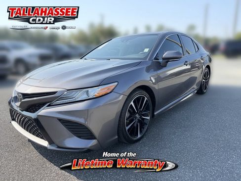 Used 2020 Toyota Camry XSE FWD image 9