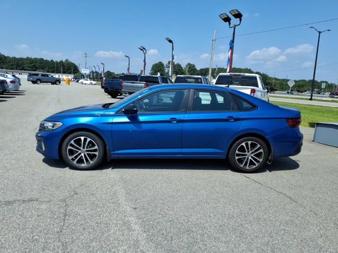 Used 2023 Volkswagen Jetta Sport FWD image 2