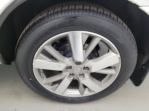 Used 2016 Nissan Pathfinder Platinum image 31