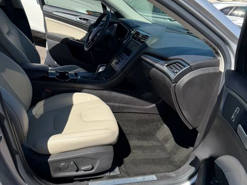 Used 2016 Ford Fusion Titanium image 12