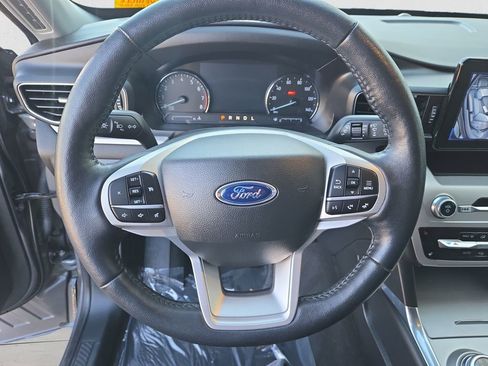 Used 2022 Ford Explorer XLT w/ Equipment Group 202A image 13