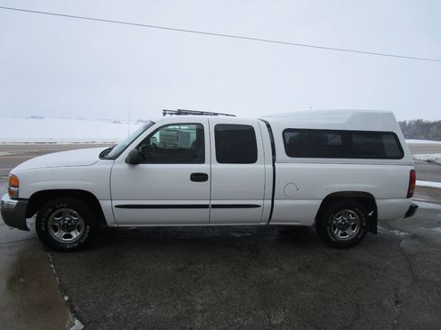 Used 2003 GMC Sierra 1500 2WD Extended Cab w/ Exterior Appearance Package image 2