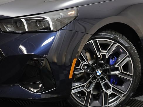 New 2026 BMW 540i xDrive w/ Executive Package image 3