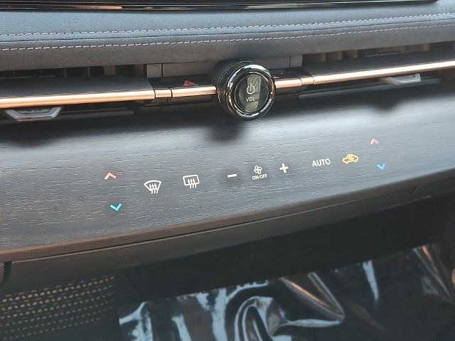 Used 2023 Nissan Ariya AWD/4WD image 18