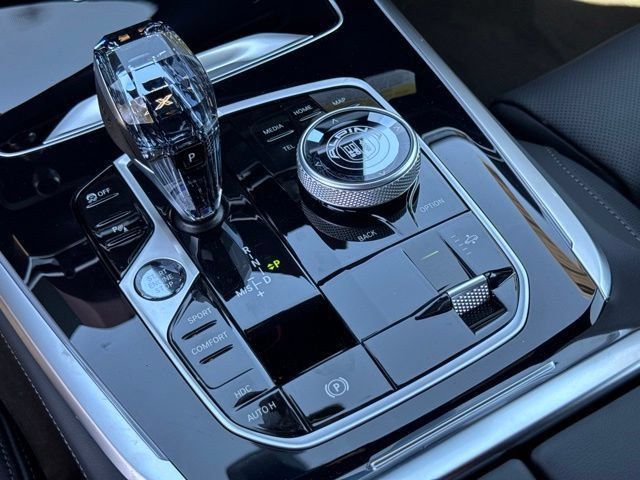 New 2026 BMW ALPINA XB7 AWD/4WD image 25