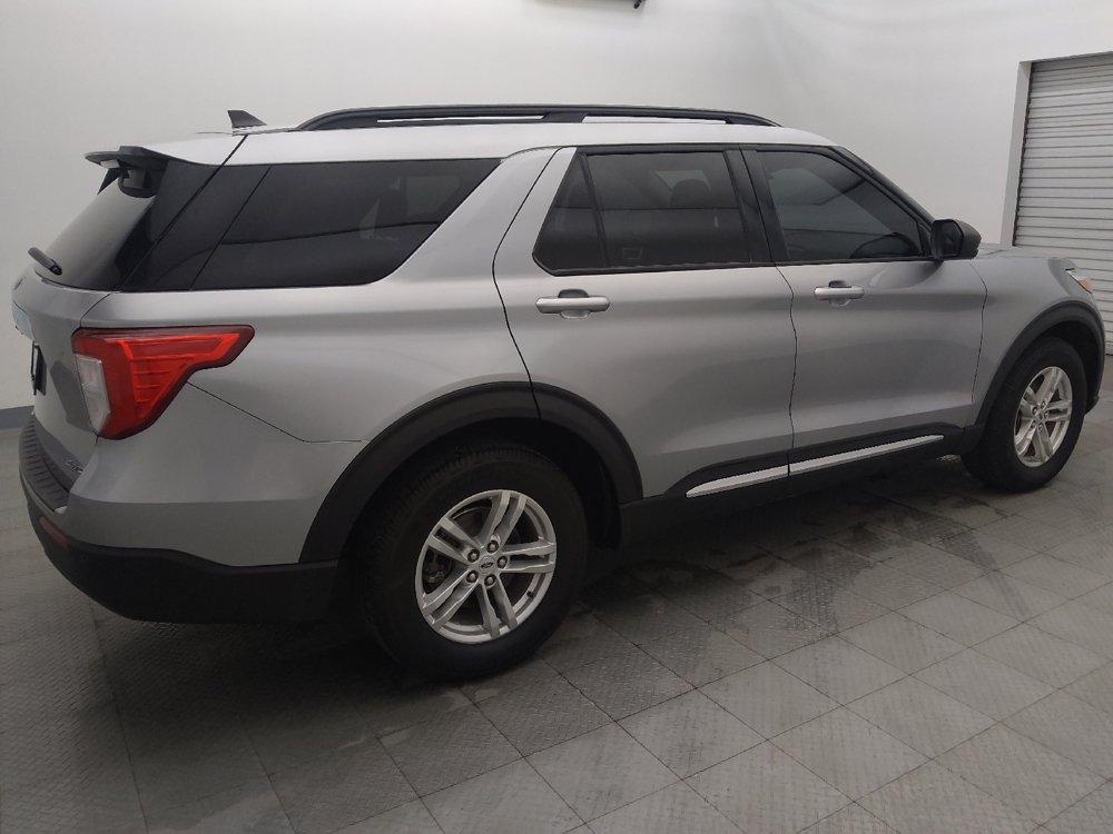 Used 2021 Ford Explorer XLT AWD/4WD image 10