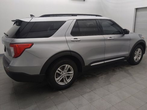 Used 2021 Ford Explorer XLT AWD/4WD image 10
