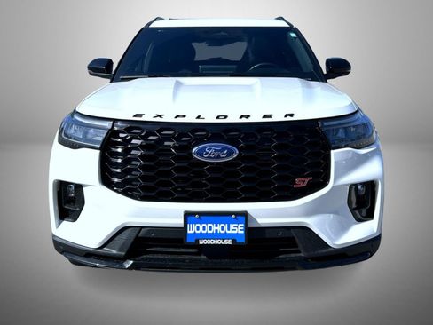 Used 2025 Ford Explorer ST AWD/4WD image 2