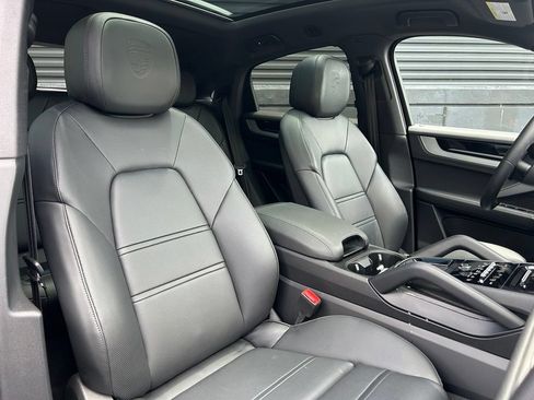 Certified 2026 Porsche Cayenne Coupe AWD/4WD image 25
