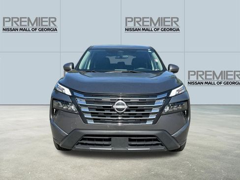 Certified 2024 Nissan Rogue SV FWD image 2