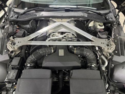 Used 2019 Aston Martin V8 Vantage Coupe image 18