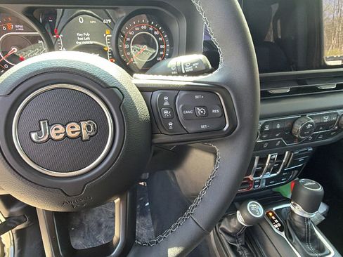 New 2026 Jeep Gladiator Rubicon AWD/4WD image 23