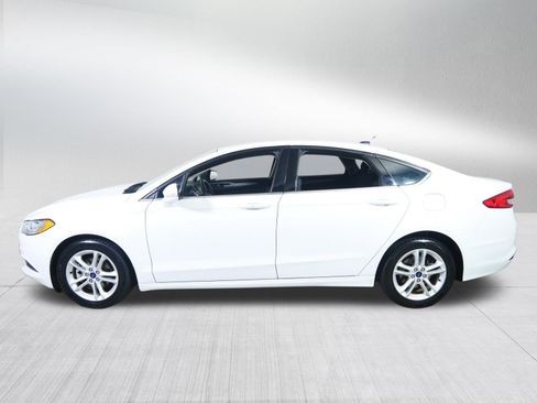 Used 2018 Ford Fusion SE FWD image 4