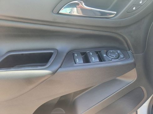 Used 2020 Chevrolet Equinox LT FWD image 13