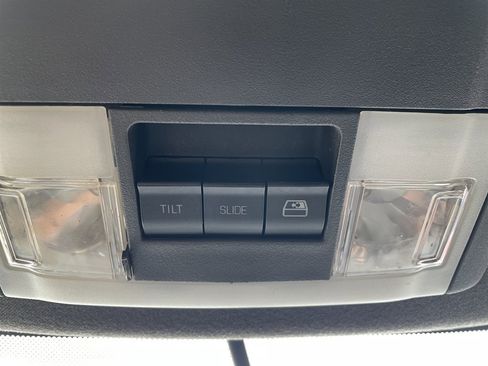 Used 2016 Ford F350 Platinum w/ FX4 Off-Road Package image 32