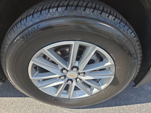 Used 2023 Chevrolet Traverse LT AWD/4WD image 9