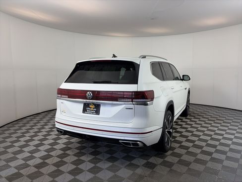 Used 2025 Volkswagen Atlas SEL Premium R-Line image 11