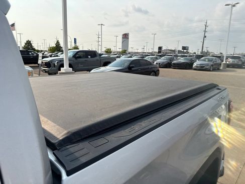 Used 2022 GMC Sierra 1500 SLE w/ LPO, GMC Protection Package AWD/4WD image 10