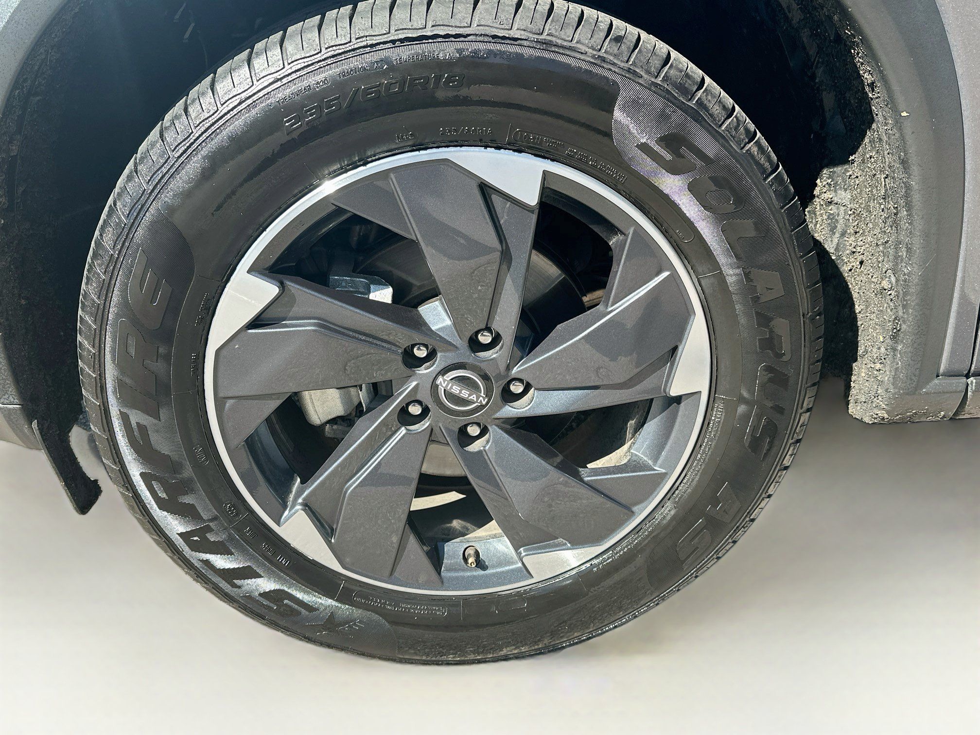 Used 2025 Nissan Rogue SV AWD/4WD image 11