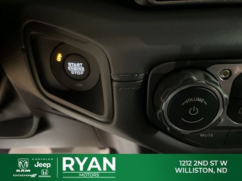 New 2026 Jeep Gladiator Mojave w/ Technology Group AWD/4WD image 35