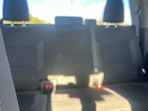 Used 2022 Chevrolet Silverado 1500 Custom w/ Safety Confidence Package image 9