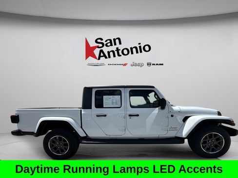 Used 2021 Jeep Gladiator Overland AWD/4WD image 16