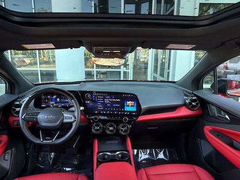 Used 2025 Chevrolet Blazer EV SS w/ Performance Package image 17