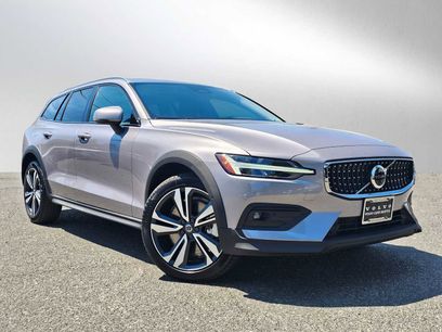 New 2026 Volvo V60 B5 Cross Country Plus w/ Climate Package