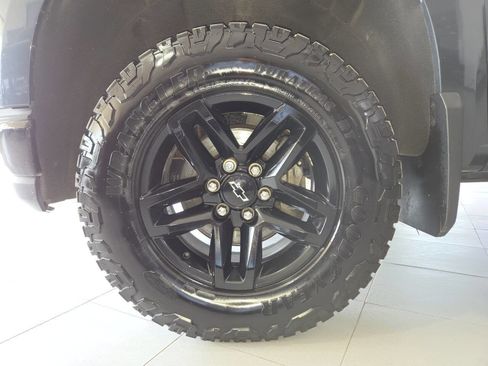 Used 2020 Chevrolet Silverado 1500 Custom Trail Boss w/ Custom Convenience Package AWD/4WD image 18