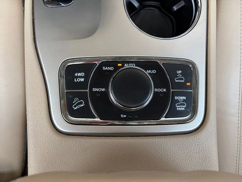 Used 2014 Jeep Grand Cherokee Overland w/ Advanced Technology Group image 24