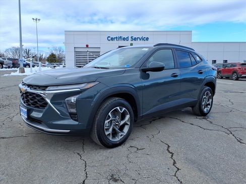 New 2026 Chevrolet Trax LT w/ Driver Confidence Package image 7