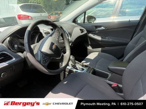 Used 2019 Chevrolet Cruze LT w/ LT Fleet Convenience Package FWD image 9