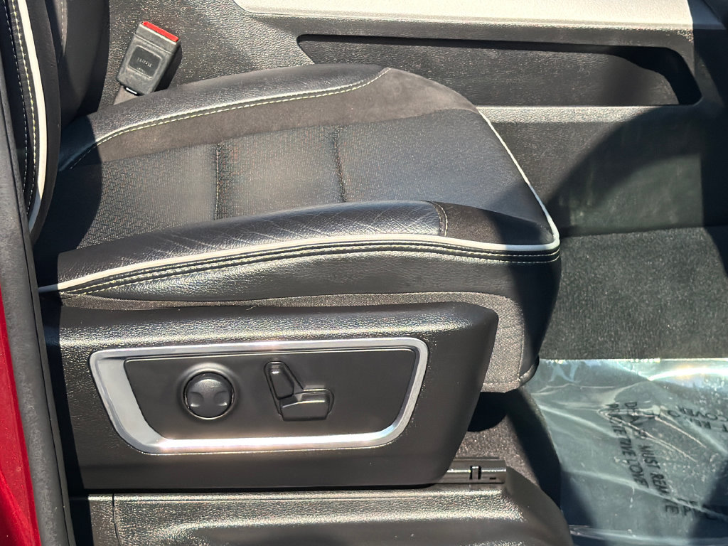 Used 2025 RAM 1500 Laramie AWD/4WD image 10