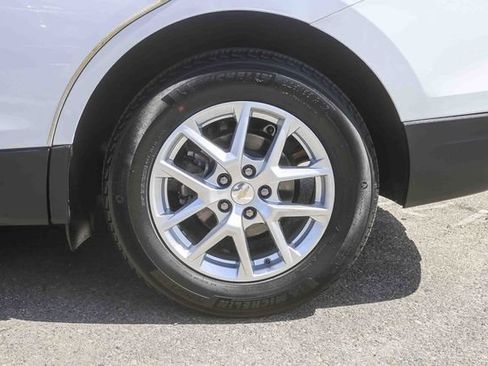 Used 2023 Chevrolet Equinox LS FWD image 11