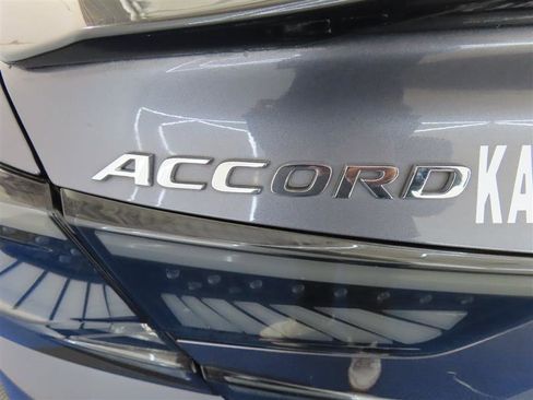 Used 2018 Honda Accord EX-L image 9