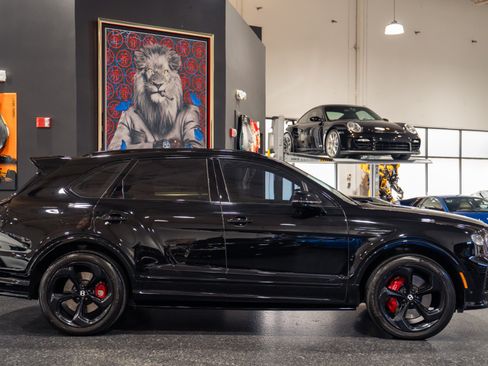 Used 2022 Bentley Bentayga AWD/4WD image 5