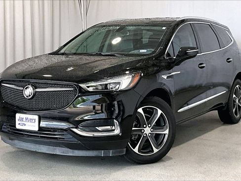Used 2021 Buick Enclave Essence w/ Sport Touring Edition FWD image 2