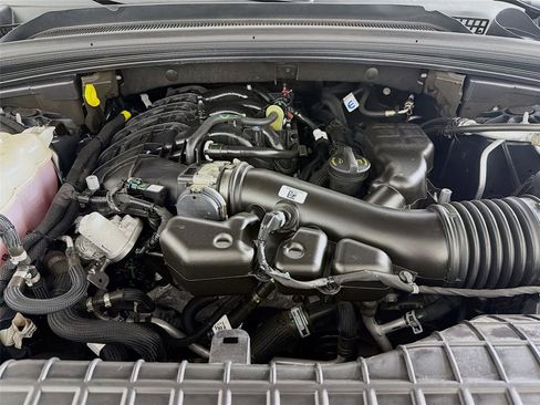 Used 2024 Jeep Grand Cherokee Altitude image 30