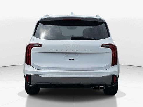 Used 2025 Kia Telluride S FWD image 7
