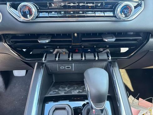 New 2026 GMC Canyon Elevation w/ Convenience Package image 23