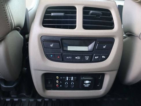 Used 2016 Honda Pilot Elite image 16