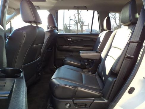 Used 2019 Honda Pilot Touring image 24